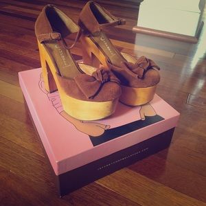 Jeffrey Campbell platform